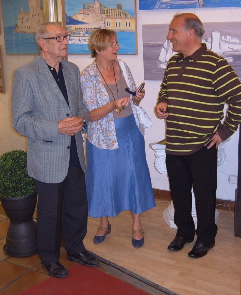 Au centre, la peintre ADeleau, récipiendaire de la Médaille d'Honneur pour ses marines portuaires représentant le vieux-port de MARSEILLE,