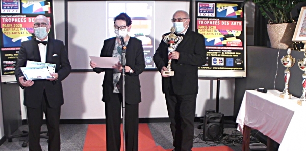 Un moment d'émotion: Le Comité du Jury présidée par Annie D'Herpin, jury international, annonce les noms des heureux Lauréats attributaires des Trophées des Arts PARIS 2020 