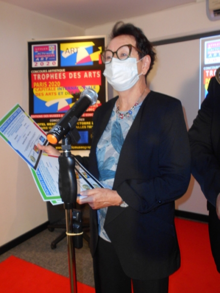 Annie d'Herpin présidente du Jury annonce le PALMARES DES TROPHEES DES ARTS PARIS 2020 dans les Salons de Hôtel Mercure **** Paris XVème Porte de Versailles.