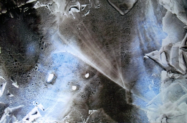 “Grottes sous Glaciers 1”  Encres de Chine sur papier (75x50cm) 2021, oeuvre de Betty DE RUS, peintre abstraite, lauréate du Palmarès,