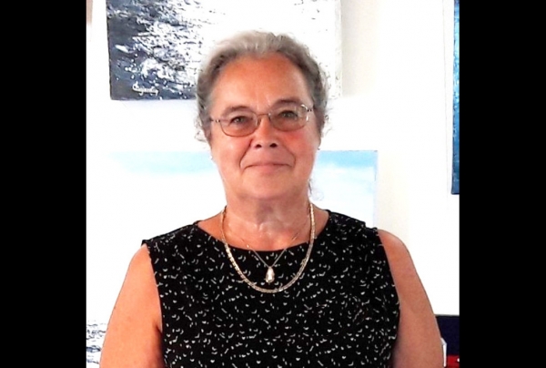 Plaquette d'Honneur avec Médaille de Talent des Arts d'Aujourd'hui - Artiste d'Excellence à Christiane DUJARDIN Lauréate du Palmarès, pour ses marines emplies d'atmosphères étonnantes lors de l’événementiel-concours national sessions Printemps 2024.  