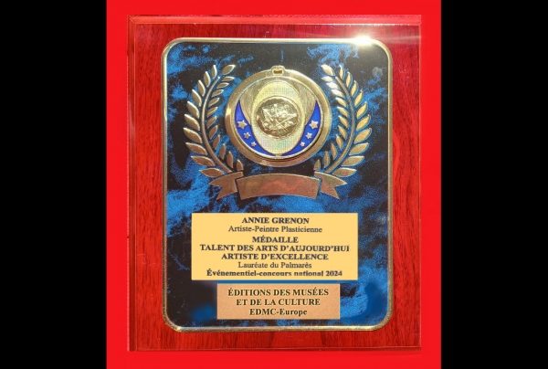 Annie GRENON, artiste peintre plasticienne a obtenu la prestigieuse Plaquette d'Honneur avec Médaille de Talent des Arts d'Aujourd'hui-Artiste d'Excellence. Lauréate du Palmarès 2024, son univers abstrait a séduit le Comité du Jury     