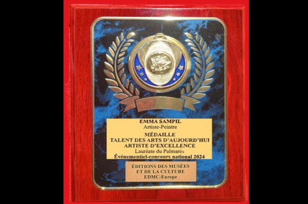 A l'issue d'une sélection au niveau national, la Plaquette d'Honneur avec Médaille de Talent des Arts d'Aujourd'hui - Artiste d'Excellence a été attribuée par le Comité du Jury, à l'artiste peintre Emma SAMPIL, Lauréate du Palmarès 2024.  