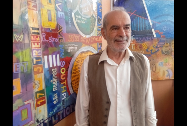 Gérard SUISSIA, peintre contemporain utilise l'écriture au titre d'abstraction pour l'inclure dans ses œuvres et créer une nouvelle forme de paysages abstraits urbains, il a reçu une Victoire Internationale de la Création et des Styles Artistique 2024   