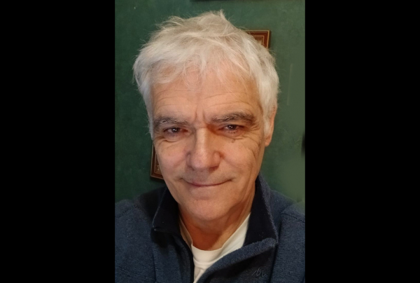 Jean-Pierre VIGOUROUX, artiste pastelliste, dessinateur, son talent et les diverses techniques utilisées ont convaincu le Comité du Jury, l'artiste a obtenu le Trophée Art du Pastel. Promotion Quentin de La Tour 2025. 