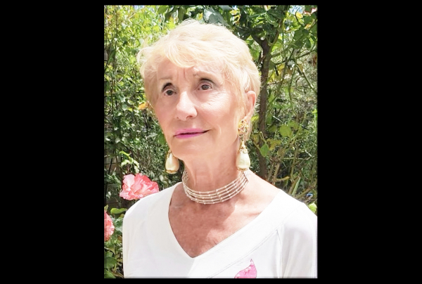 Fanny LAFFITTE, par de mystérieuses inspirations, sa maîtrise des techniques de l'aquarelle les plus subtiles, elle parvient à un langage pictural du sensible, diaphane, transcende les émotions premières divulguant une autre esthétique. 