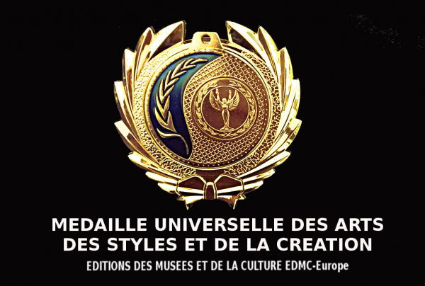Médaille Universelle des Arts, des Styles et de la Création décernée en 2025 à l'artiste peintre Rita CAU. Son talent met en avant la beauté et la sérénité qui nous entourent, son Œuvre est positive, rafraîchissante, elle nous fait aimer la vie.     