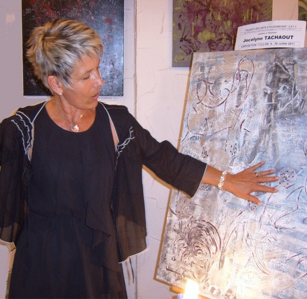 JOCELYNE TACHAOUT PEINTRE EXPLIQUE SON TRAVAIL ARTISTIQUE AU POLE EXPOSITION SUD COTE -D'AZUR