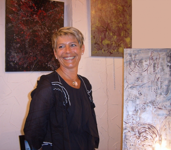 JOCELYNE TACHAOUT ARTISTE ABSTRAITE   UNE VOLONTE DE PEINDRE A TOUTES EPREUVES