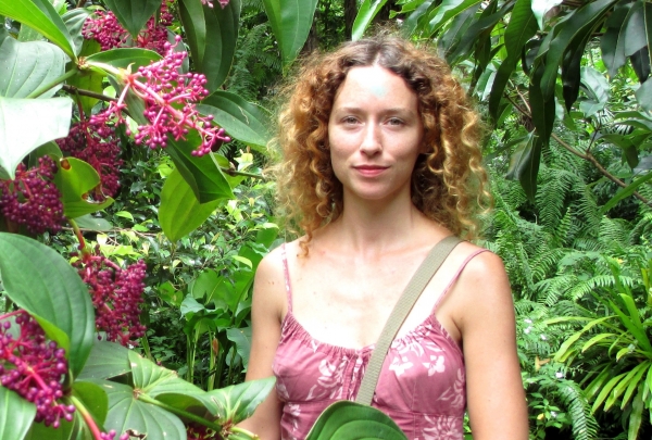 ANN-ISABELLE GUYOMARD PEINTRE CHERCHEUR, CREATRICE DE LAND'ART