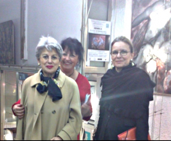 Mme Colette Gluck, Adjointe au Maire avec la Directrice des Affaires Culturelles de la Ville de TOULON visitant le Pôle d'Exposiiton