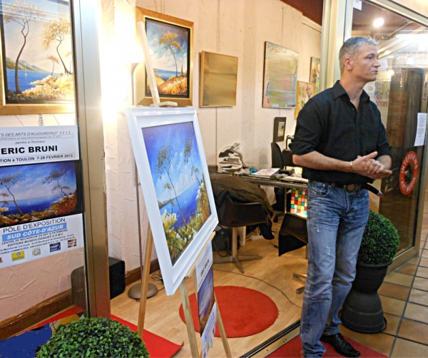 ERIC BRUNI PARLE DE SES PAYSAGES MARITIMES DEVANT LE COMITÉ DU JURY DES ARTS A TOULON AU POLE EXPOSITION - EXPOSIPOLE - SUD COTE D'AZUR.