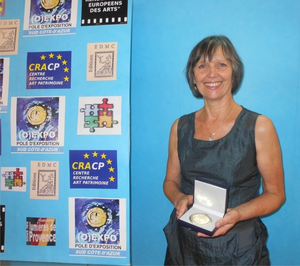 la peintre Roselyne MORANDI obtient la Médaille de PEINTRE D'EXCELLENCE TALENTS DES ARTS D'AUJOURD'HUI 2013