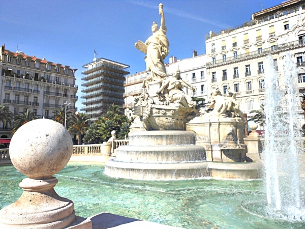 La place de la Liberté à 30 mètres du Pole d'Exposition