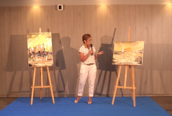 Isabelle GELI, Grand Pinceau de France, présentant ses oeuvres et sa démarche artistique à CANNES devant le Jury et le public, lors de la présentation-concours des styles.