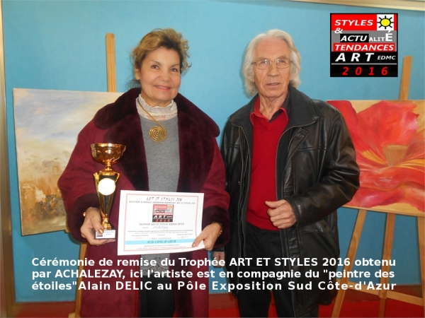 Lors de sa cérémonie protocolaire Achalezay ici, au côté d'Alain Délic, artiste international appelé le 