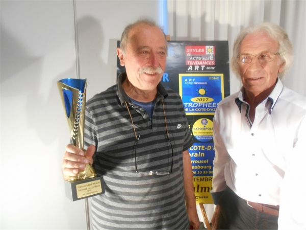 François BAZIN BIDAUD sculpteur,  ici à côté du Président du Jury Alain DELIC qui lui a remis le Trophée Côte-d'Azur Art Contemporain 2017 à Hyères-les-Palmiers