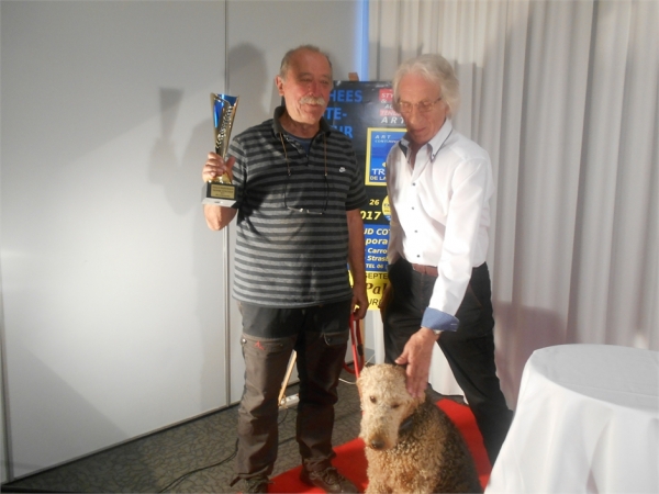 François BAZIN BIDAUD sculpteur,  ici à côté du Président du Jury Alain DELIC qui lui a remis le Trophée Côte-d'Azur Art Contemporain 2017 à Hyères-les-Palmiers