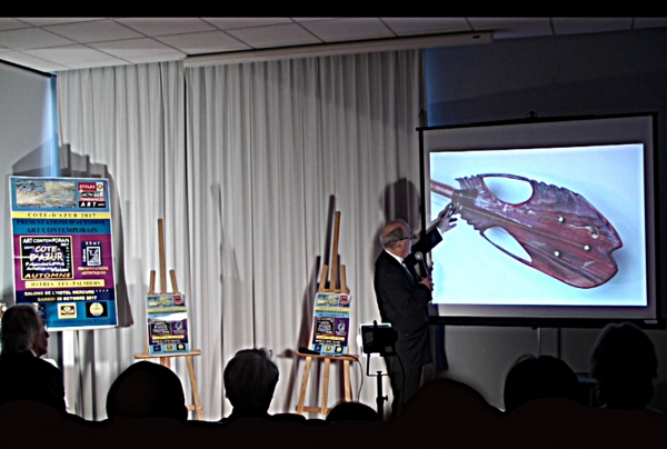Projection sur grand écran de la sculpture de PATMAN pour présentation de l'oeuvre et du style