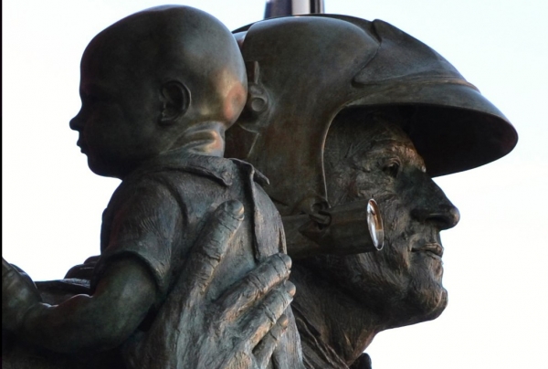 Vue gros plan profil de l'oeuvre 