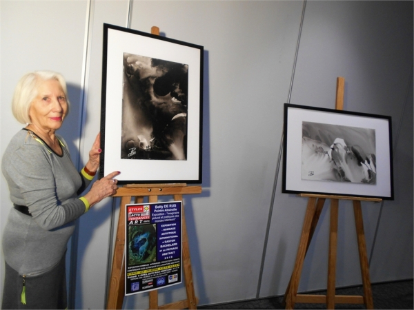 Betty de Rus lors de son Exposition-Hommage 