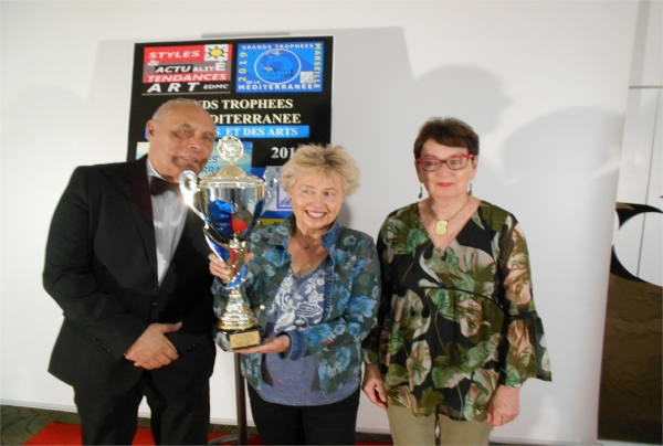 Jacqueline Morandini remise du Grand Trophée de la Méditerranée du Style et des Arts MARSEILLE 2019 par le Jury  (EDMC)