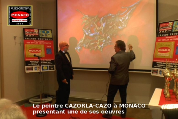 Le peintre CAZORLA-CAZO, présentant ses oeuvres à Monaco. 