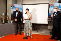 La présidente du Comité du Jury , Annie d'Herpin, annonce le Palmarès des Grands Trophées Côte-d'Azur Riviera au Salon Miró de l'Hôtel de Paris (5 étoiles) à Saint-Tropez.