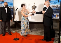 Frédéric Steinlaender, peintre, maitre pastelliste, Lauréat du Palmarès, a obtenu le Grand Trophée Côte-d'Azur Riviera 2021 attribué Salon Miró de l'Hôtel de Paris (5 étoiles) à Saint-Tropez