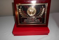 Sylviane LEBLOND  a reçu la Plaquette de Distinction avec Médaille Artiste d'Honneur de l'Année 2023 