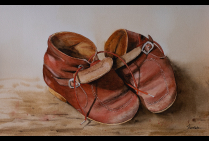 Avec l'aquarelle ''Mon Amie'' 37x24cm le figuratif d'Isabelle HELLY DORDET, étend son originalité dans l'authenticité et le réalisme avec ces petites chaussures amies se côtoyant, en une scène imaginative qui rend l'oeuvre attrayante. 