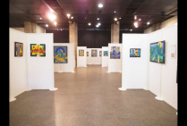 Vue de l'exposition de l'artiste peintre Michel MARANT, dans la salle de la Halle aux Grains de SAINT-JUNIEN, Haute-Vienne.