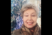 Jacqueline MORANDINI, peintre abstraite, chercheure en art, à créé un nouveau concept de l'oeuvre d'art, synthétisant les diverses vues du Totem en un seul plan frontal, elle peint dans ce visuel unique l'ensemble du contenu visible et le non apparent.   