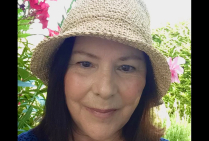 Le style de Rita CAU, artiste peintre, est figuratif, le plus souvent impressionniste, elle traite avec talent lumière et couleurs dans ses paysages. Ses sujets variés ou ses compositions scénographiques sont emplis d'équilibre et d'harmonie. 
