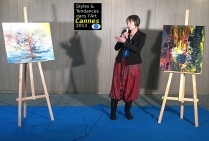 Roselyne MORANDI, peintre présente ici ses oeuvres à CANNES en 2013 dans le cadre des Rencontres 