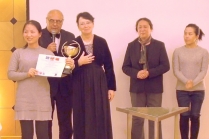 Qiao MIN, peintre chinoise, reçoit le Prix International des Arts Styles et Tendances PEKIN 2015