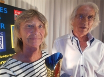 Louise BRESSANGE,  ici à côté du Président du Jury Alain DELIC qui lui a remis le Trophée Côte-d'Azur Art Contemporain 2017 à Hyères-les-Palmiers