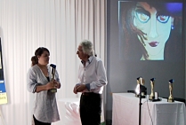 Lili LiLiLUS peintre, illustratrice, graphiste présentée par le président Alain DELIC