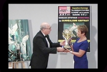 Le Trophée Commémoratif de l'Hommage Artistique  <br/> International au Surréalisme Abstrait a été attribué à Isabelle GELI pour son Exposition-Hommage 